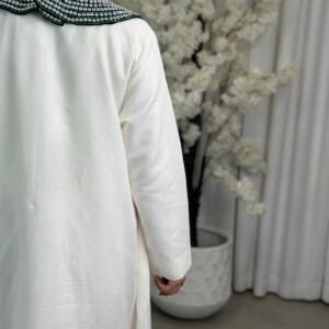 Alternative view of Winter white
