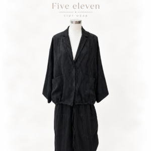 Alternative view of Casual Black